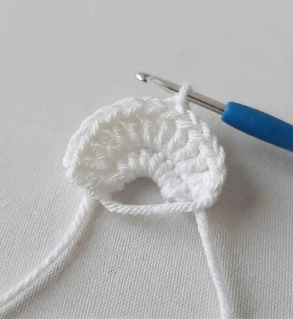 FREE Ghost Worry Worm Crochet Pattern [Not-So-Spooky!] - crochet detail