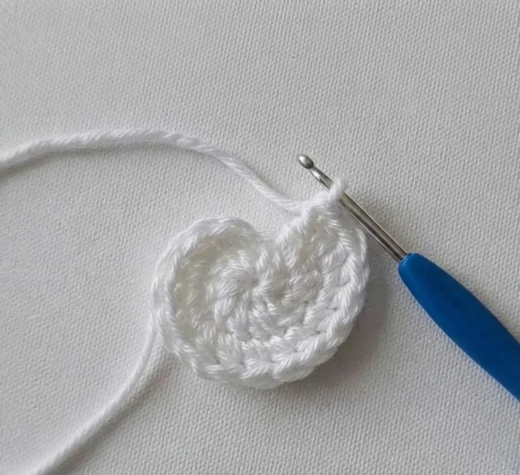 FREE Ghost Worry Worm Crochet Pattern [Not-So-Spooky!] - crochet detail