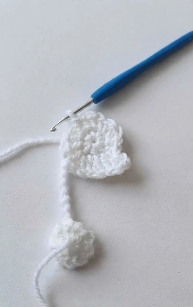 FREE Ghost Worry Worm Crochet Pattern [Not-So-Spooky!] - crochet detail